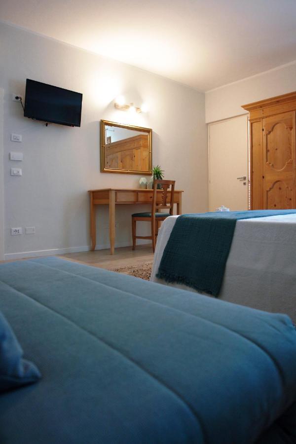 Bed And Breakfast Erilla Centenaro Buitenkant foto